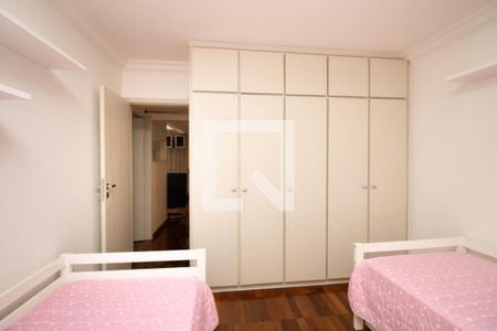 Quarto 1, camas de solteiro e armários  de apartamento para alugar com 2 quartos, 91m² em Itaim Bibi, São Paulo