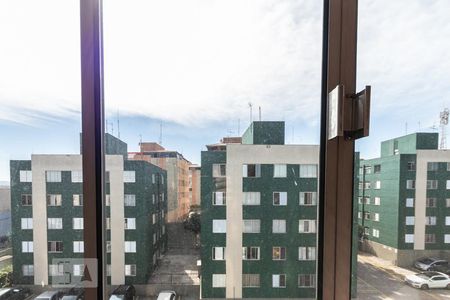 Vista da sala  de apartamento para alugar com 3 quartos, 47m² em Cangaiba, São Paulo