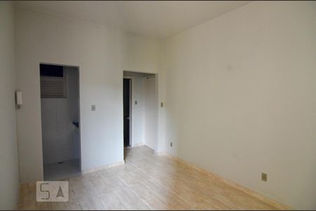 Sala / Quarto de kitnet/studio à venda com 1 quarto, 20m² em Centro, Rio de Janeiro