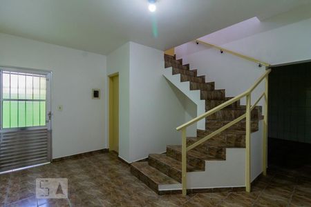 Sala de casa para alugar com 2 quartos, 200m² em Jardim Almeida Prado, Guarulhos