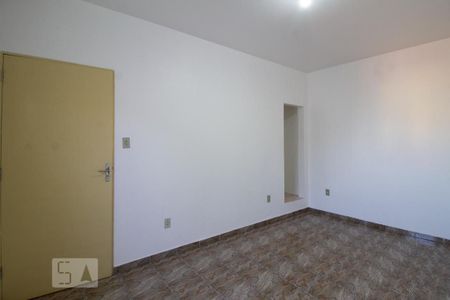 Casa para alugar com 200m², 2 quartos e 1 vaga Casa para alugar com 200m², 2 quartos e 1 vagaQuarto