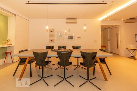 Sala de apartamento à venda com 3 quartos, 206m² em Campo Belo, São Paulo