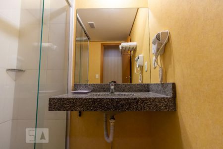 Flat - Banheiro de kitnet/studio para alugar com 1 quarto, 30m² em Palmares, Belo Horizonte