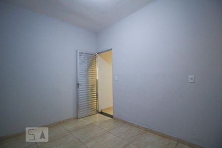 Quarto de casa para alugar com 1 quarto, 55m² em Parque Santa Rita, São Paulo