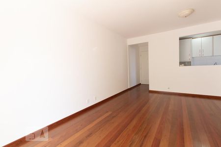 Sala de apartamento para alugar com 2 quartos, 70m² em Indianópolis, São Paulo