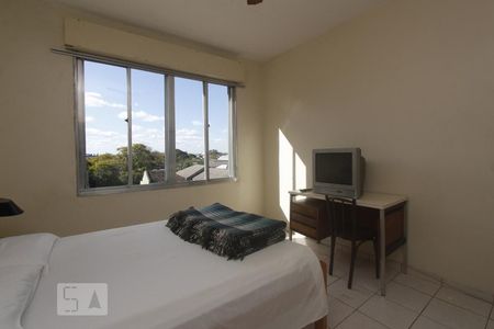 QUARTO 1 de apartamento para alugar com 2 quartos, 70m² em Navegantes, Porto Alegre