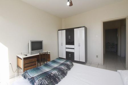 QUARTO 1 de apartamento para alugar com 2 quartos, 70m² em Navegantes, Porto Alegre