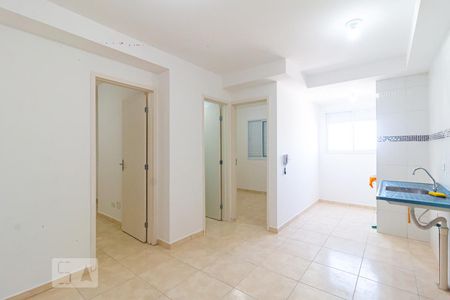 Sala/Cozinha de apartamento para alugar com 2 quartos, 43m² em Vila Nhocuné, São Paulo