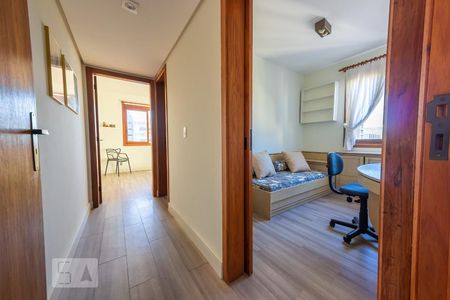 Corredor de apartamento para alugar com 2 quartos, 75m² em Santana, Porto Alegre