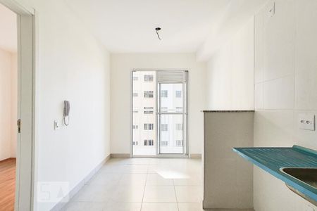 Sala  / Cozinha  de apartamento para alugar com 1 quarto, 32m² em Vila Penteado, São Paulo