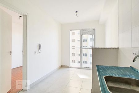 Sala / Cozinha  de apartamento para alugar com 1 quarto, 32m² em Vila Penteado, São Paulo