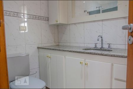 Banheiro social de apartamento à venda com 3 quartos, 100m² em Vila Pereira Barreto, São Paulo