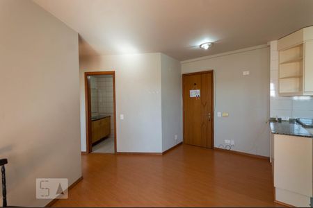 Sala de apartamento para alugar com 1 quarto, 44m² em Centro, Curitiba