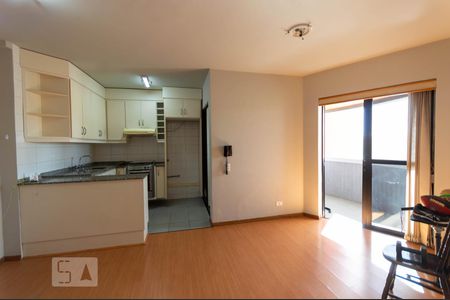 Sala de apartamento para alugar com 1 quarto, 44m² em Centro, Curitiba