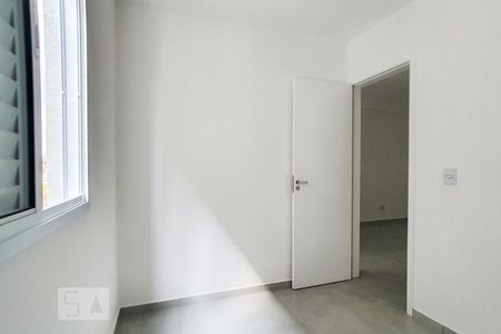 Quarto 1 de apartamento para alugar com 2 quartos, 44m² em Parque Císper, São Paulo