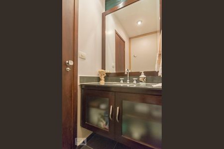 Lavabo de apartamento à venda com 4 quartos, 176m² em Vila Bastos, Santo André