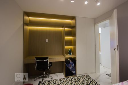 Quarto  de apartamento para alugar com 3 quartos, 80m² em Chácara Agrindus, Taboão da Serra
