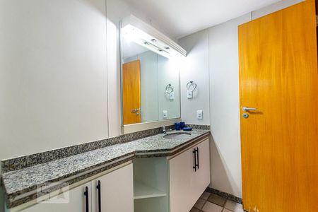 Banheiro de apartamento para alugar com 1 quarto, 45m² em Boa Viagem, Niterói