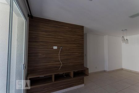 Sala de apartamento para alugar com 3 quartos, 75m² em Jardim Goiás, Goiânia