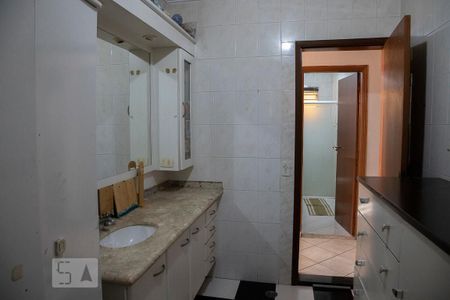 Banheiro 1 de casa para alugar com 3 quartos, 260m² em Centro, Diadema