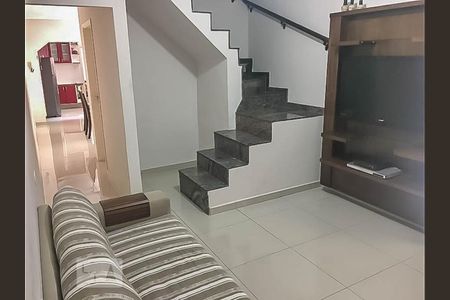 Casa à venda com 237m², 3 quartos e 2 vagasSala