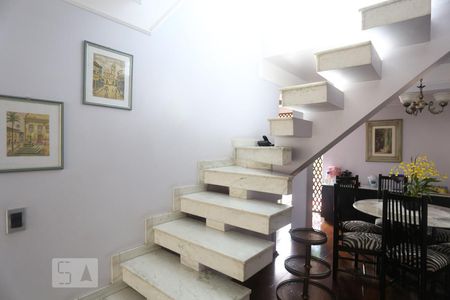Sala - escadas de casa à venda com 3 quartos, 202m² em Vila Osasco, Osasco