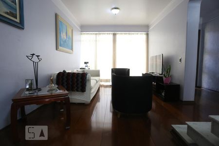 Sala de casa à venda com 3 quartos, 202m² em Vila Osasco, Osasco