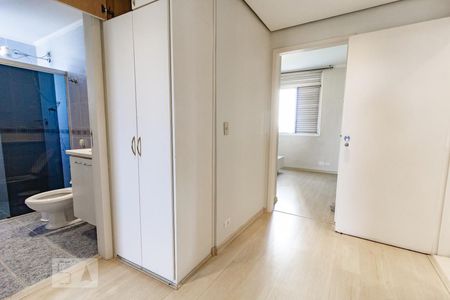 Corredor de apartamento à venda com 3 quartos, 107m² em Campo Belo, São Paulo