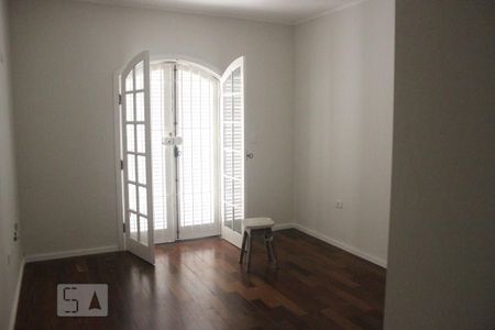 Suíte de casa à venda com 4 quartos, 200m² em Vila Marte, São Paulo