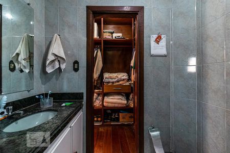 Banheiro da suíte de apartamento à venda com 3 quartos, 200m² em Planalto, Belo Horizonte