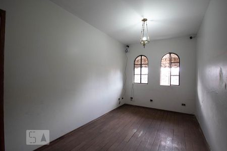 Sala de TV de casa à venda com 3 quartos, 600m² em Vila Campesina, Osasco