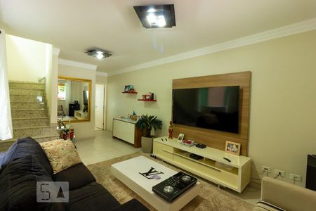 Sala de casa de condomínio para alugar com 3 quartos, 250m² em Jardim Rio das Pedras, Cotia