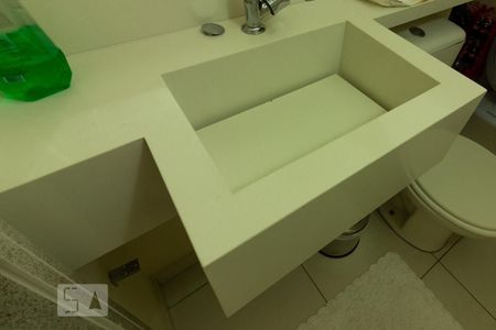 Lavabo de casa de condomínio para alugar com 3 quartos, 250m² em Jardim Rio das Pedras, Cotia