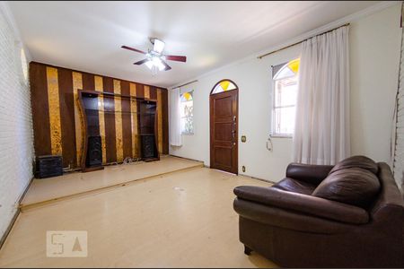 Sala de casa para alugar com 3 quartos, 230m² em Caiçaras, Belo Horizonte