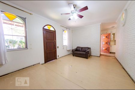 Sala de casa para alugar com 3 quartos, 230m² em Caiçaras, Belo Horizonte