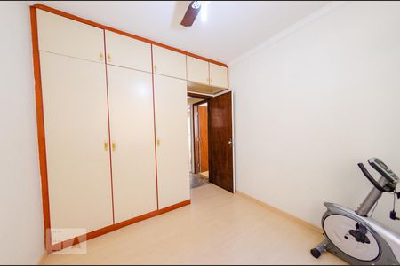 Quarto 1 de casa para alugar com 3 quartos, 230m² em Caiçaras, Belo Horizonte