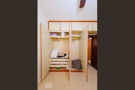 Quarto 1 de casa para alugar com 3 quartos, 230m² em Caiçaras, Belo Horizonte