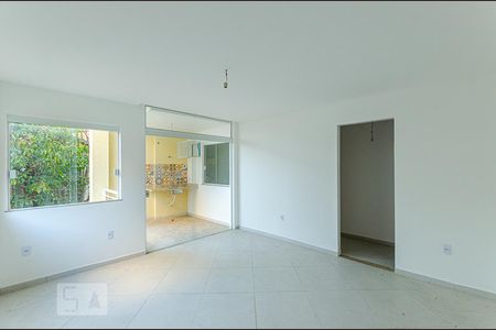 Sala de casa à venda com 2 quartos, 65m² em Santa Rosa, Niterói