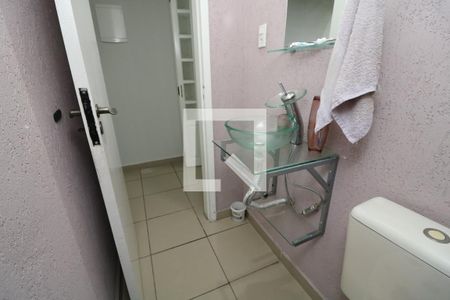 Lavabo de casa para alugar com 2 quartos, 112m² em Jardim Record, São Paulo