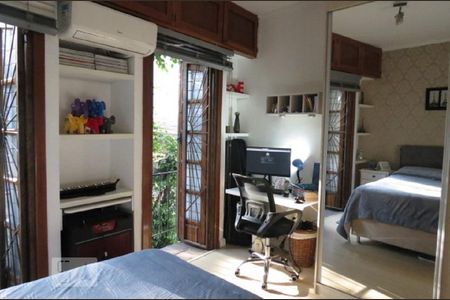 Quarto de apartamento à venda com 1 quarto, 38m² em Centro Histórico, Porto Alegre