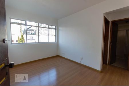 Sala de apartamento para alugar com 1 quarto, 38m² em Centro, Curitiba