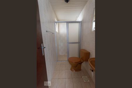 Banheiro de apartamento para alugar com 1 quarto, 38m² em Centro, Curitiba