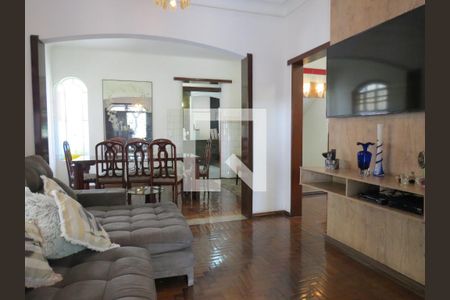 Casa à venda com 4 quartos, 300m² em Horto Florestal, Belo Horizonte