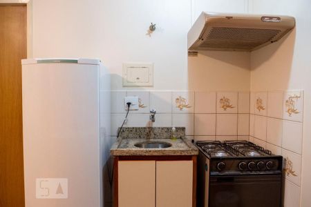 Cozinha de kitnet/studio para alugar com 1 quarto, 25m² em Aclimação, São Paulo