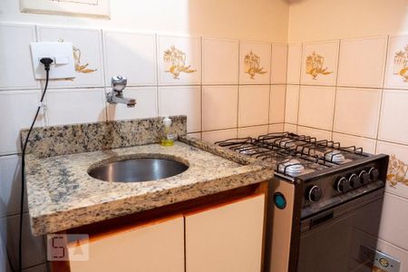 Cozinha de kitnet/studio para alugar com 1 quarto, 25m² em Aclimação, São Paulo