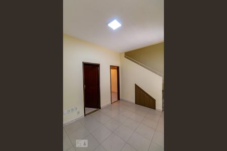 Sala de casa para alugar com 3 quartos, 82m² em Liberdade, Belo Horizonte