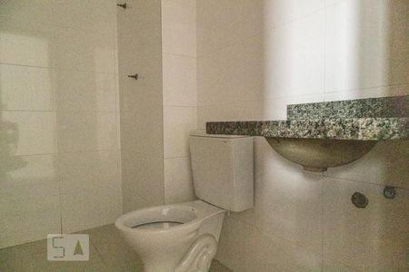 Banheiro de kitnet/studio à venda com 1 quarto, 37m² em Vila Nhocuné, São Paulo