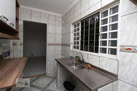 Cozinha de casa de condomínio para alugar com 1 quarto, 25m² em Jardim Santa Maria, São Paulo