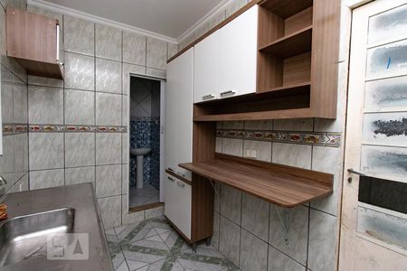 Cozinha de casa de condomínio para alugar com 1 quarto, 25m² em Jardim Santa Maria, São Paulo