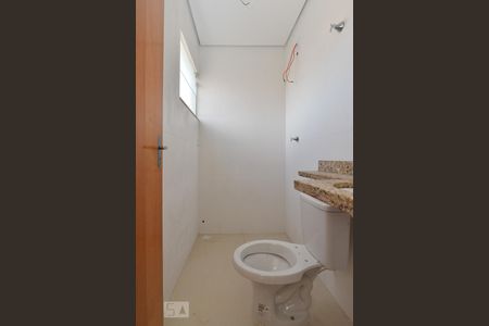 Banheiro de apartamento para alugar com 1 quarto, 44m² em Vila Isolina Mazzei, São Paulo
